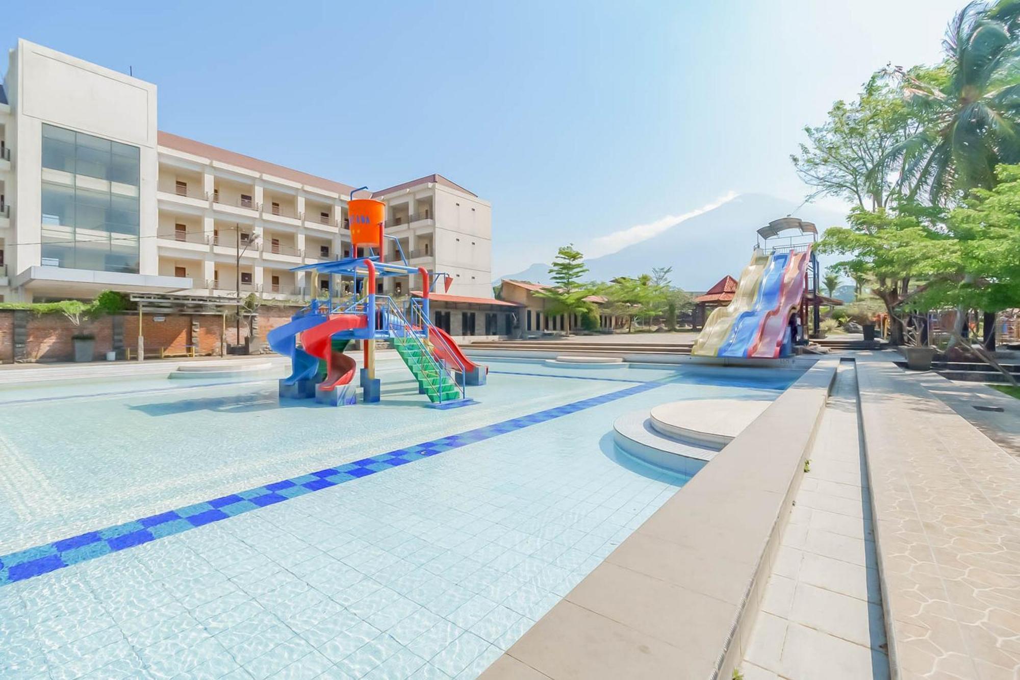 Reddoorz Resort Premium @ Sangkan Hurip Kuningan Eksteriør billede