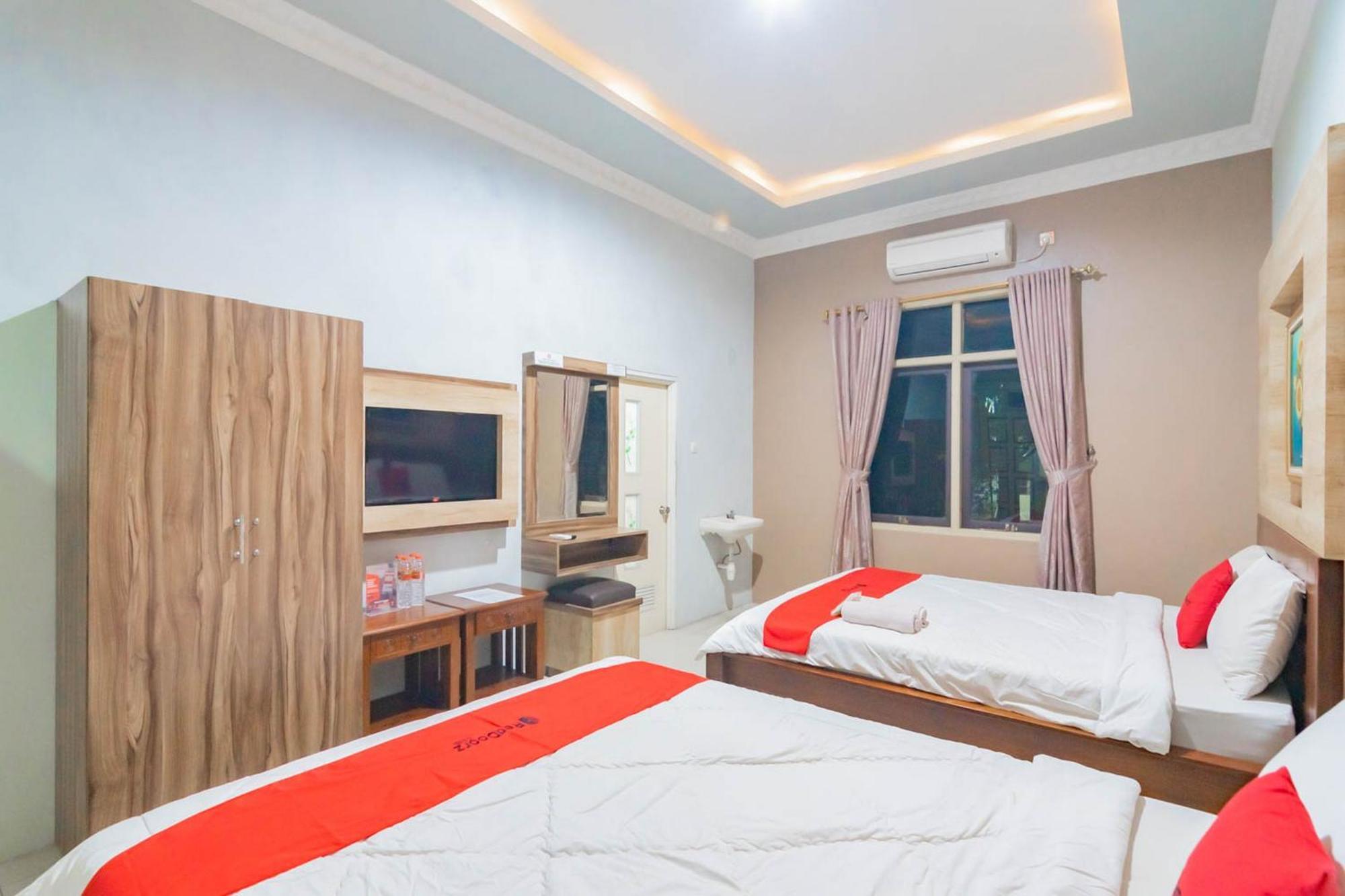 Reddoorz Resort Premium @ Sangkan Hurip Kuningan Eksteriør billede