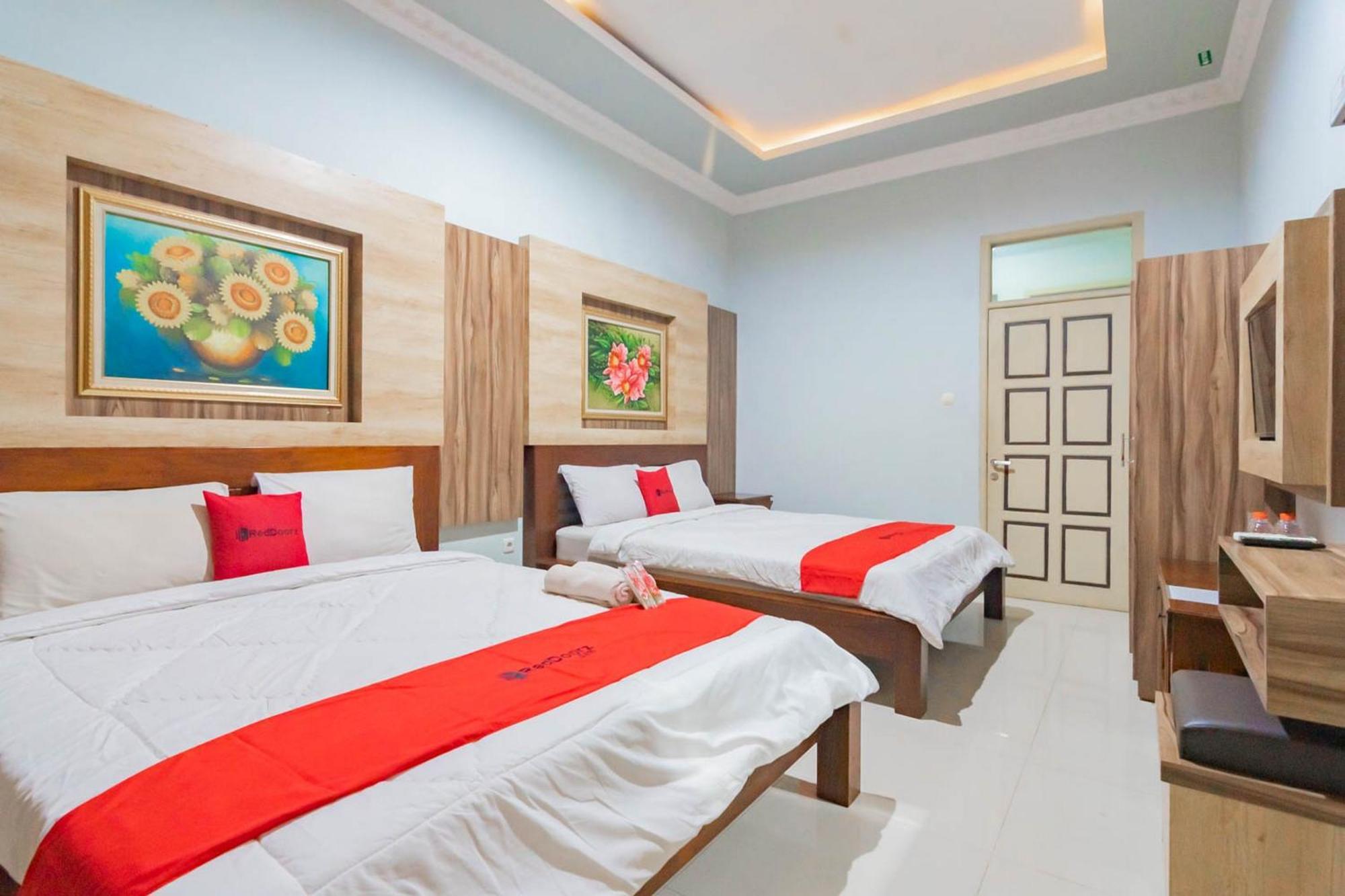 Reddoorz Resort Premium @ Sangkan Hurip Kuningan Eksteriør billede