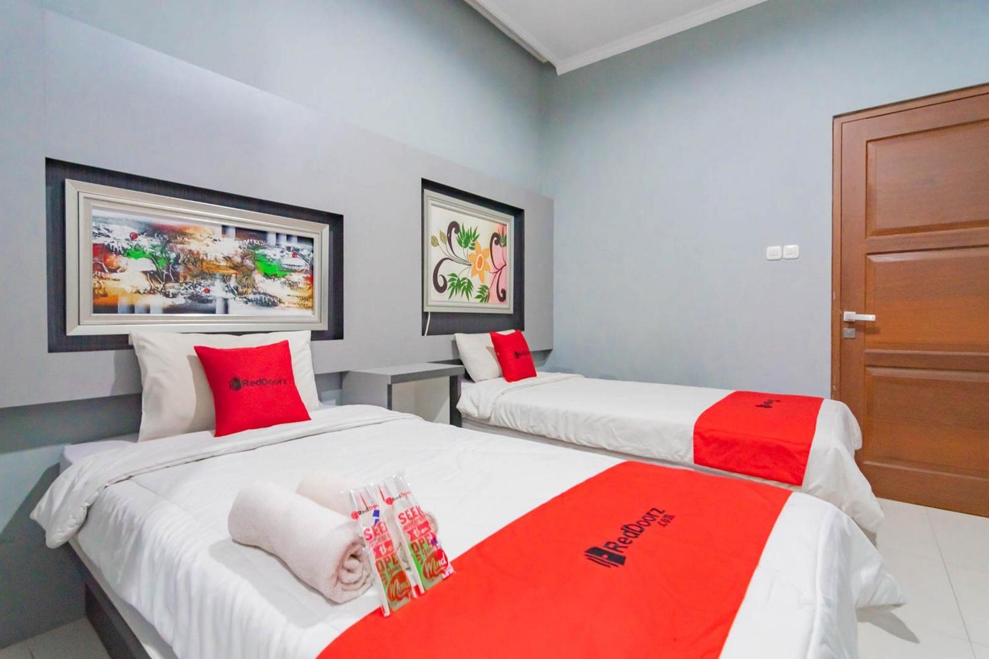 Reddoorz Resort Premium @ Sangkan Hurip Kuningan Eksteriør billede